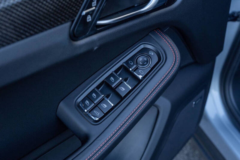 2025 Porsche Macan T