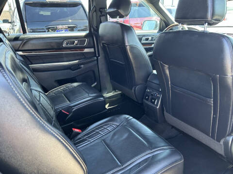 2017 Ford Explorer Platinum