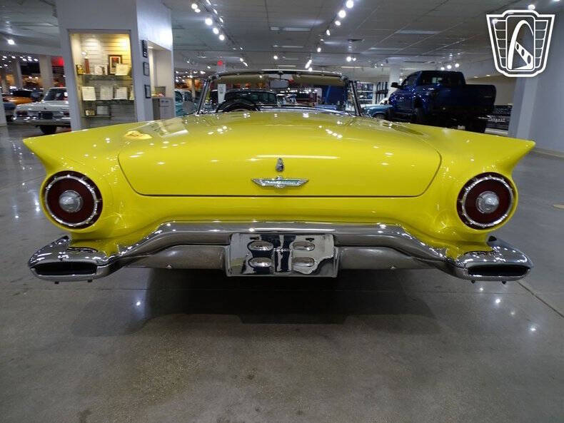 1957 Ford Thunderbird
