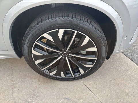 2025 Volvo XC90 B6 Plus Bright Theme 7P