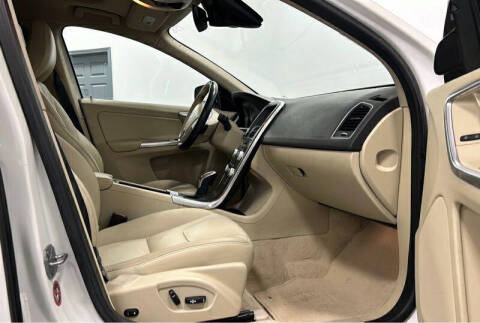 2016 Volvo XC60 T5 Drive-E Premier