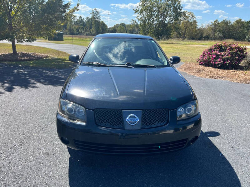 2005 Nissan Sentra SE-R photo 2