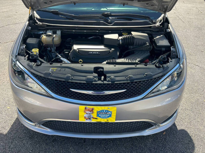 2017 Chrysler Pacifica Touring-L