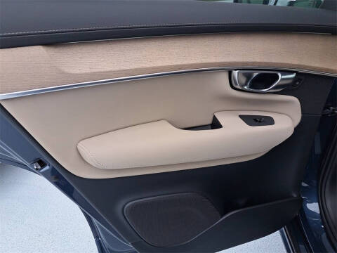 2026 Volvo XC90 B6 Core