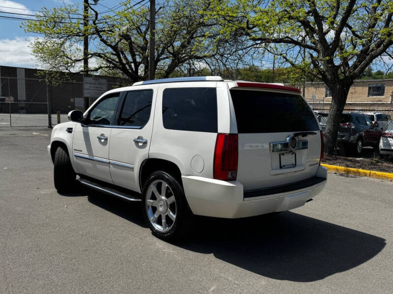2011 Cadillac Escalade Luxury
