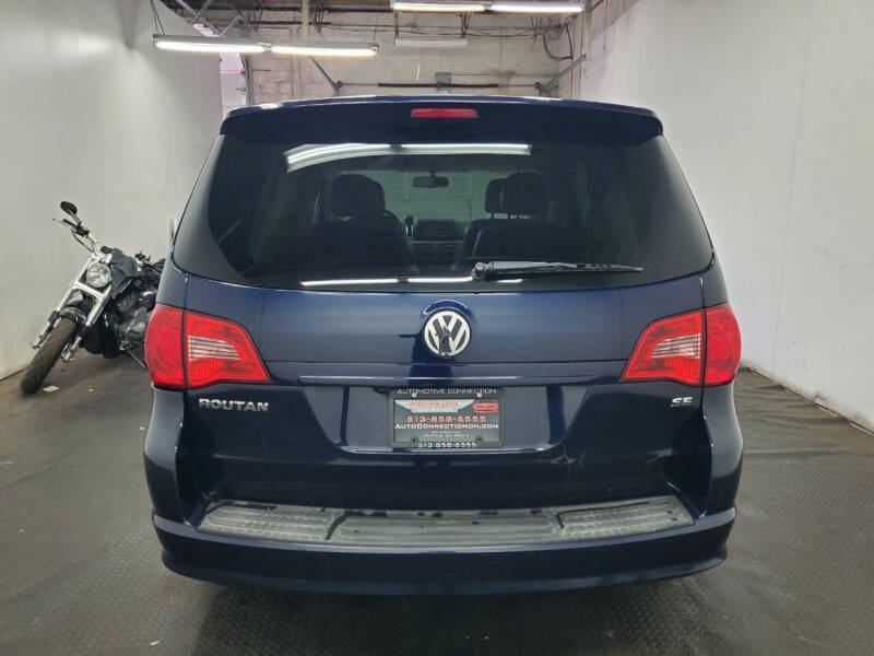 2014 Volkswagen Routan SE