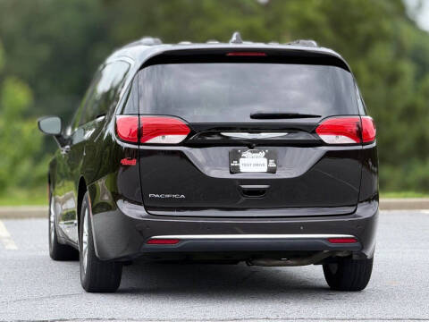 2017 Chrysler Pacifica Touring-L
