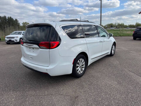 2017 Chrysler Pacifica Touring Plus