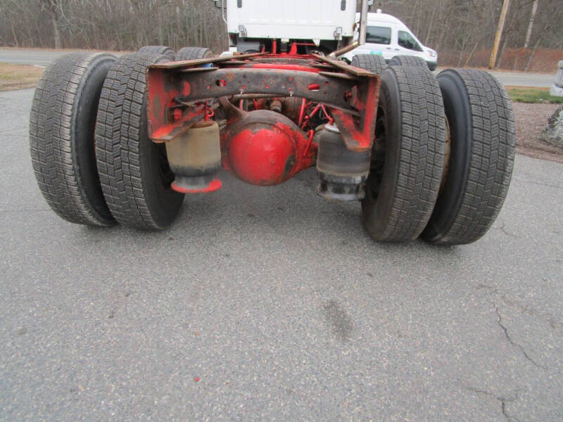 2016 Freightliner ISL 9 330