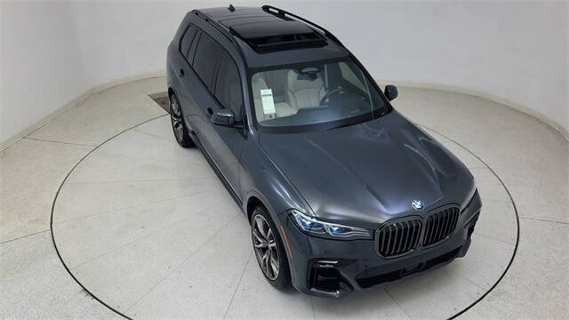 2022 BMW X7 M50i
