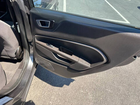 2015 Ford Fiesta SE