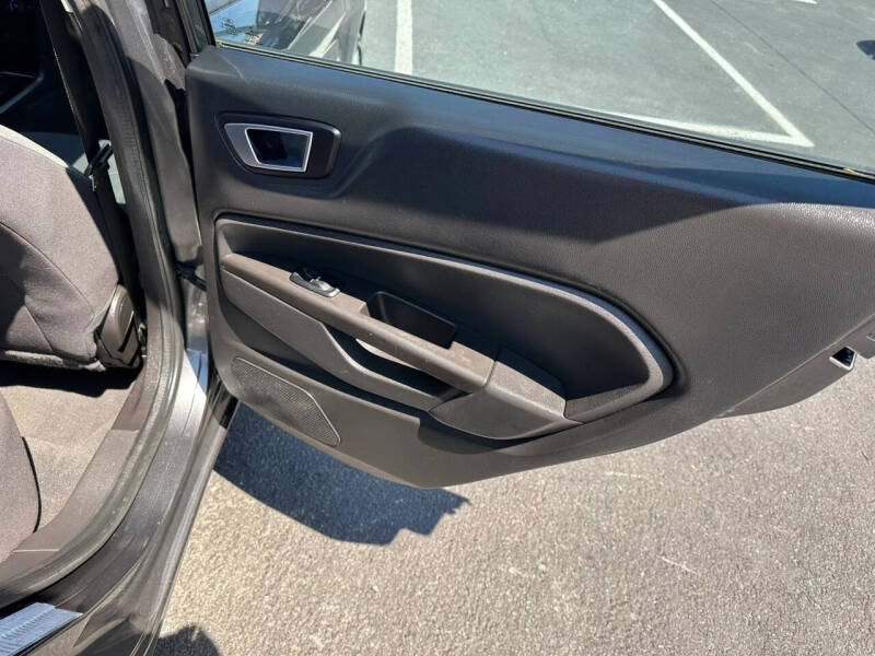 2015 Ford Fiesta SE