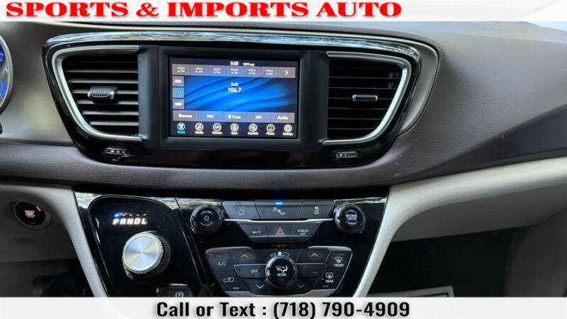 2020 Chrysler Voyager LXi