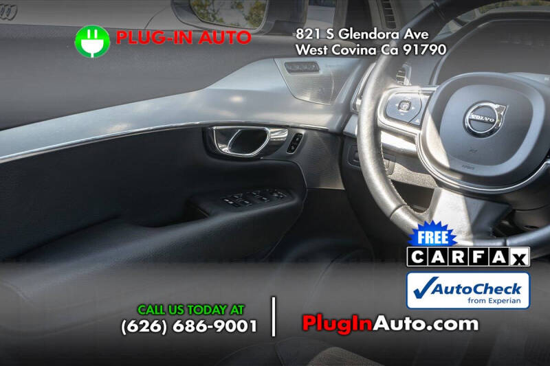 2016 Volvo XC90 T6 Momentum