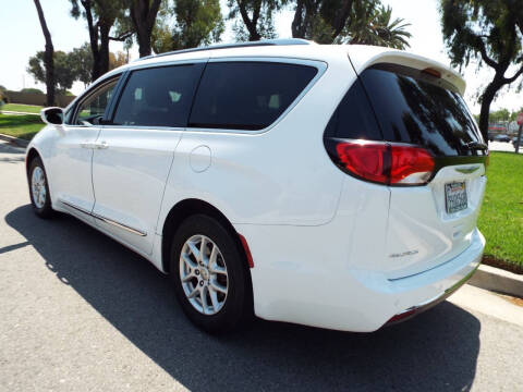 2020 Chrysler Pacifica Touring L