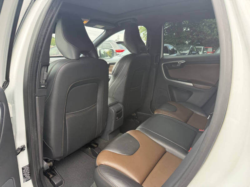 2016 Volvo XC60 T5 Drive-E Platinum