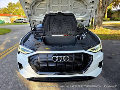 2021 Audi e-tron quattro Premium