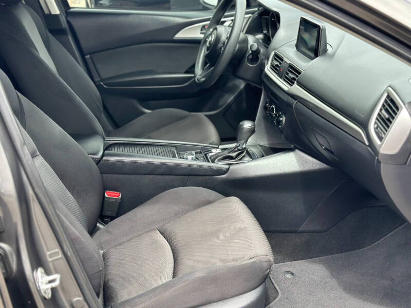 2017 Mazda MAZDA3 Sport