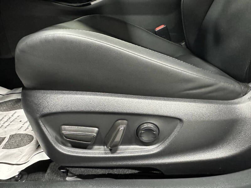 2025 Toyota Prius XLE