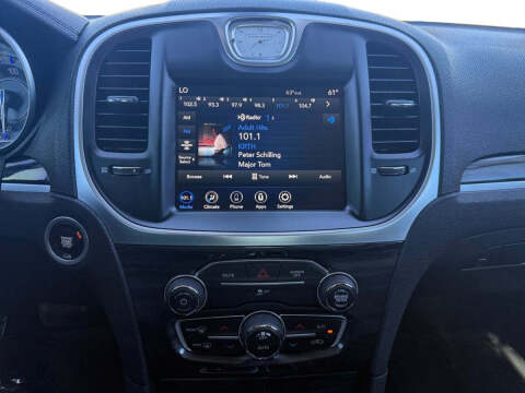 2021 Chrysler 300 Touring