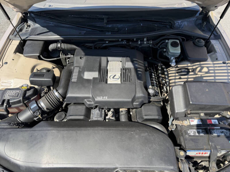 1996 Lexus LS 400