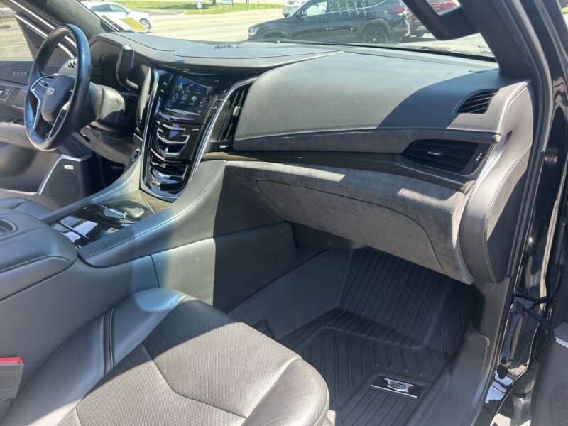 2019 Cadillac Escalade Platinum