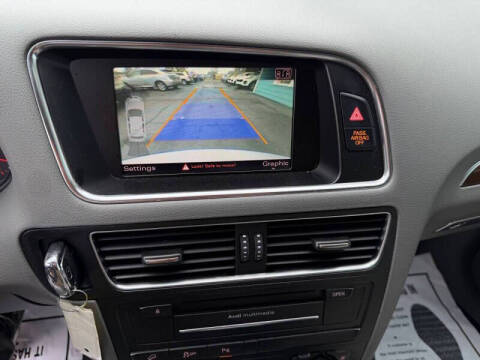 2011 Audi Q5 2.0T quattro Premium Plus