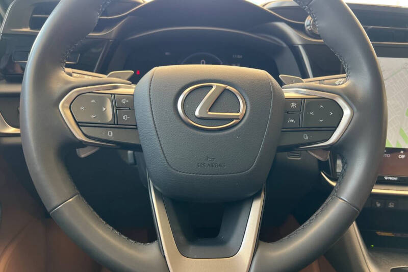 2023 Lexus RZ 450e Luxury