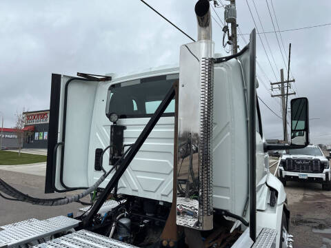 2021 International RH613