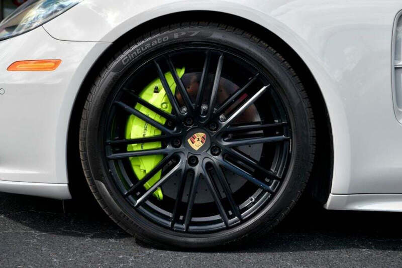 2018 Porsche Panamera Turbo S E-Hybrid