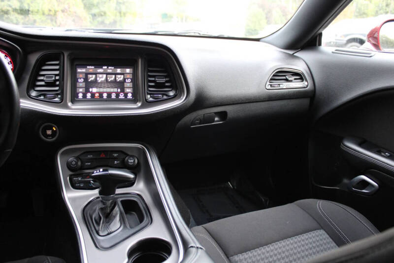 2022 Dodge Challenger SXT