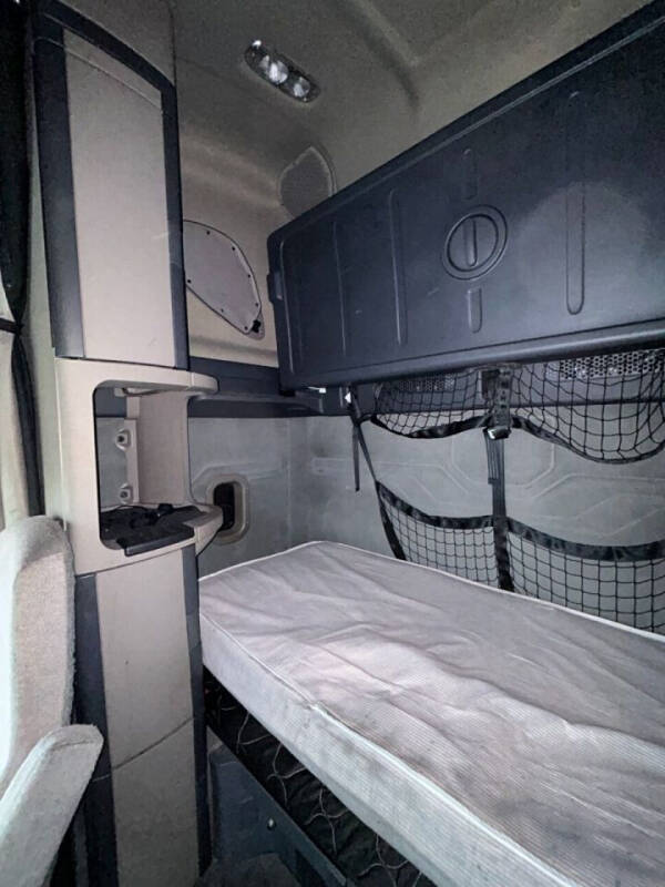 2016 Freightliner Cascadia