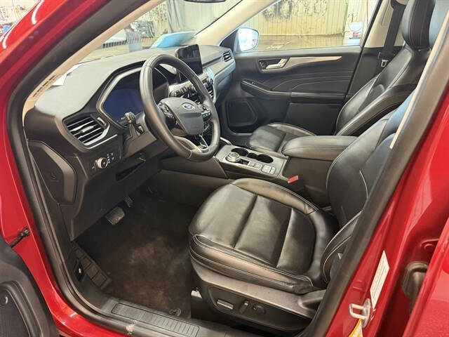 2022 Ford Escape Titanium