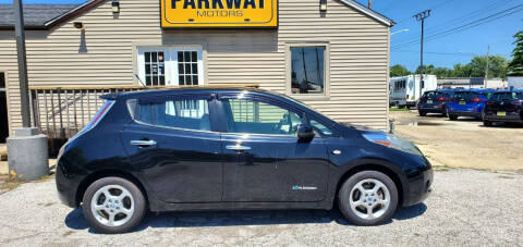 2011 Nissan LEAF for sale at Parkway Motors in Springfield IL
