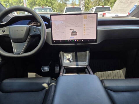 2025 Tesla Model X