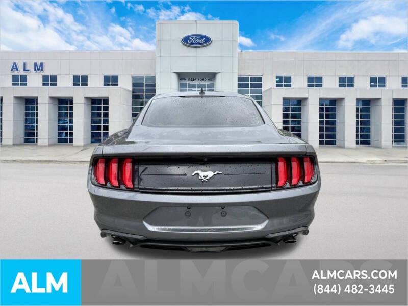 2022 Ford Mustang EcoBoost