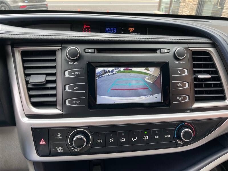 2017 Toyota Highlander LE