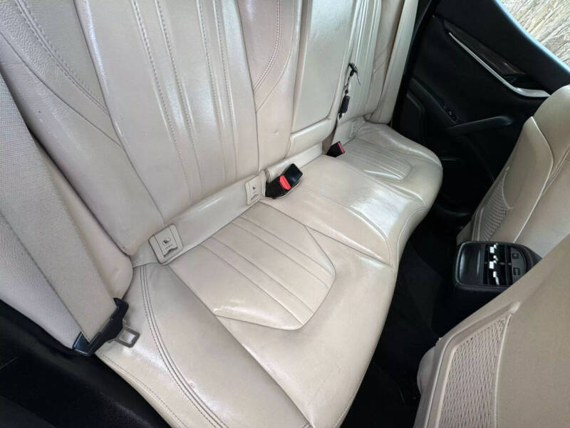 2015 Maserati Ghibli