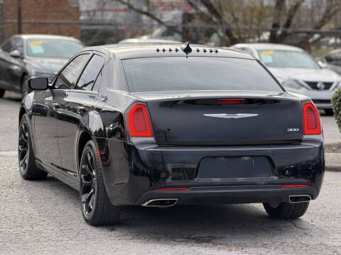 2019 Chrysler 300 Touring