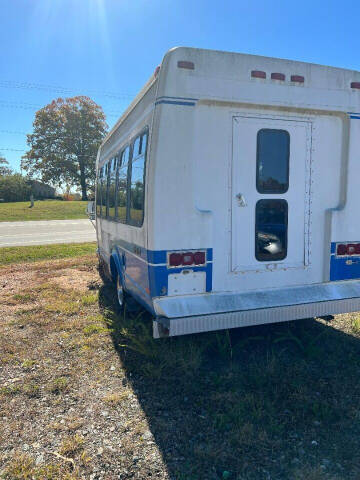 1993 Ford E-Series for sale at Lighthouse Truck and Auto LLC in Dillwyn VA