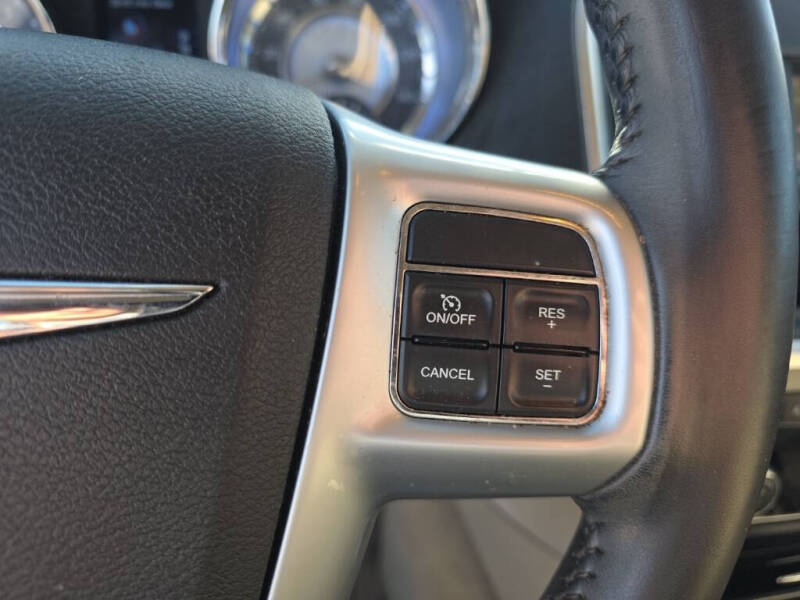 2012 Chrysler 300 Limited