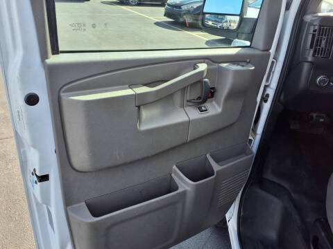2022 Chevrolet Express LS 3500