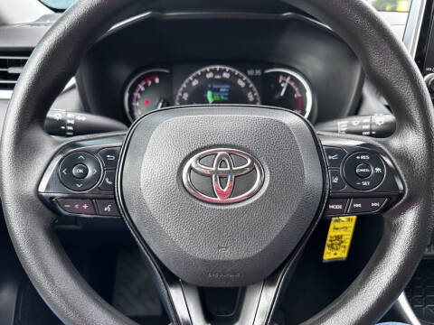 2023 Toyota RAV4 LE