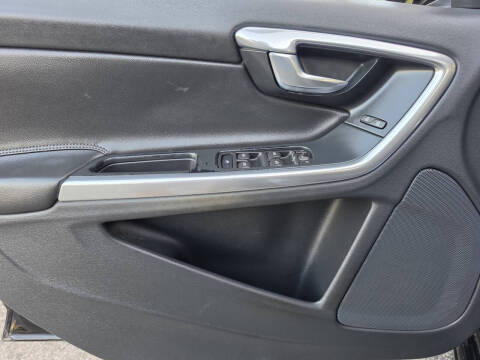 2016 Volvo V60 T5 Drive-E Platinum