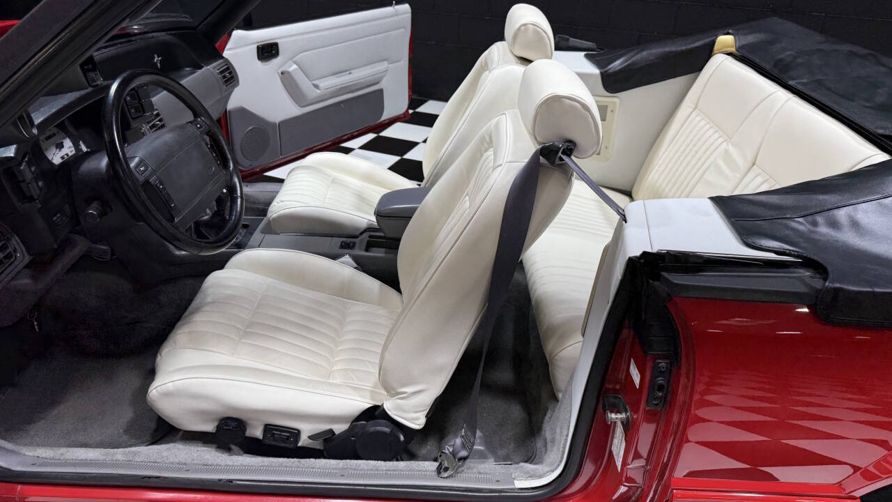 1993 Ford Mustang 53