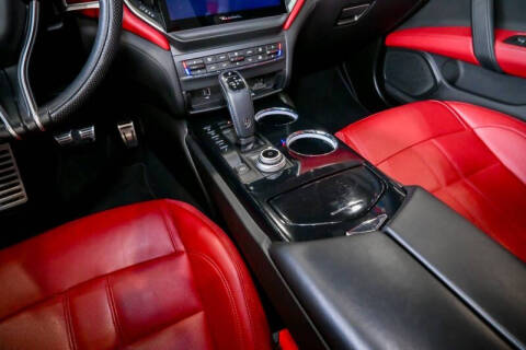 2022 Maserati Ghibli Modena Q4