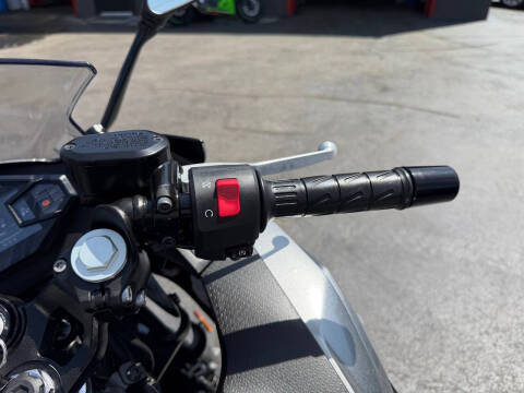 2025 Kawasaki Ninja 500 SE ABS