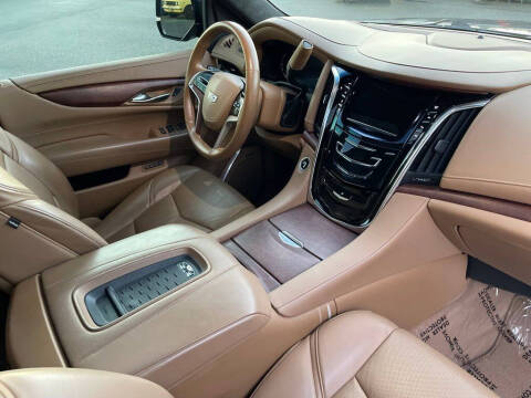 2017 Cadillac Escalade ESV Platinum
