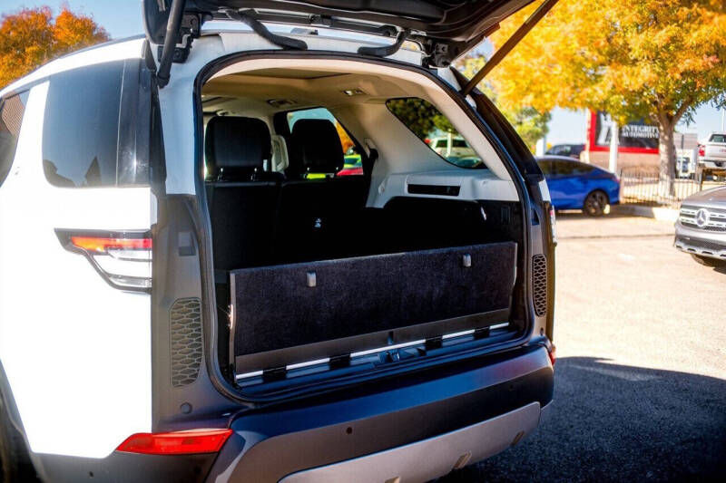 2020 Land Rover Discovery SE