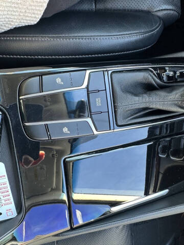 2017 Kia Cadenza Premium